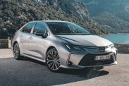 Toyota обновила оснащение седана Corolla 