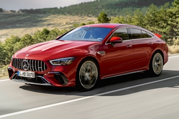 Дебютировал топовый лифтбек Mercedes-AMG GT 