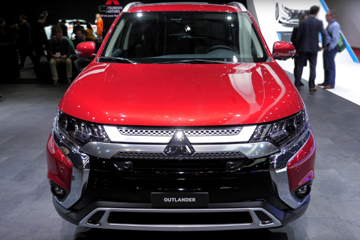 Mitsubishi Outlander снова обновился