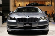 Гибридная “пятерка” BMW представлена в Токио