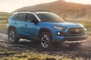 Toyota объявила цены на новый кроссовер RAV4