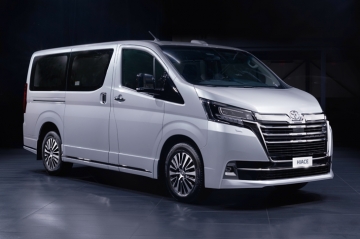 У минивэна Toyota Hiace появилась топ-версия