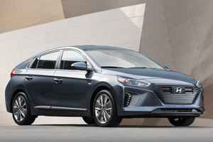 Hyundai показал хэтчбек Ioniq в Нью-Йорке