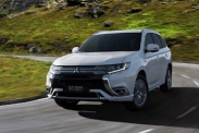 Mitsubishi Outlander PHEV стал мощнее