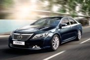Toyota изменила комплектации седана Camry 