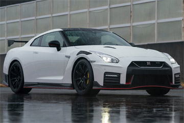 Обновлённый Nissan GT-R Nismo привезли в Нью-Йорк