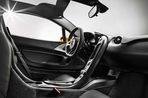 McLaren показал интерьер своего нового суперкара P1