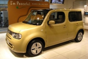 В Японии начались продажи Nissan Cube специальной серии