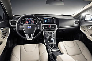 Volvo рассекретила интерьер хэтчбека V40 