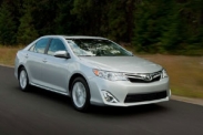 Toyota представила новую Camry