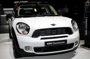 Первый внедорожник от Mini показан на автосалоне