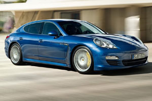 Porsche Panamera S Hybrid летом в России