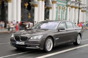 Названа стоимость обновленного седана BMW 7-Series 