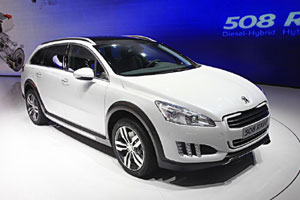 Peugeot показал дизель-электрические гибриды