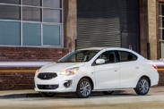 Компактный седан Mitsubishi Mirage G4 в Нью-Йорке