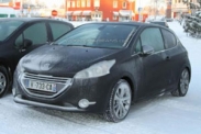 Peugeot тестирует “заряженный” хэтчбек 208 GTI