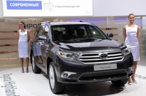 Новый внедорожник Toyota Highlender доступен в России