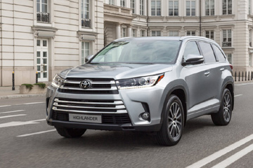 В России подешевел кроссовер Toyota Highlander