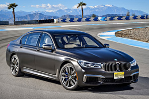 BMW представила седан M760Li xDrive