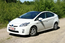 Toyota Prius: на батарейках с моторчиком