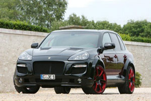 Porsche Cayenne в гладиаторских доспехах