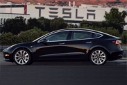 Компания Tesla представила серийную версию Model 3