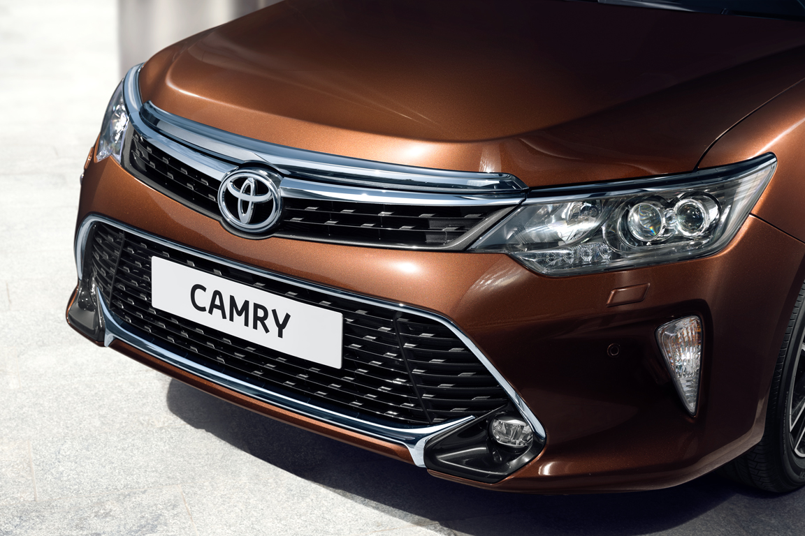 Toyota Camry рестайлинг 2017