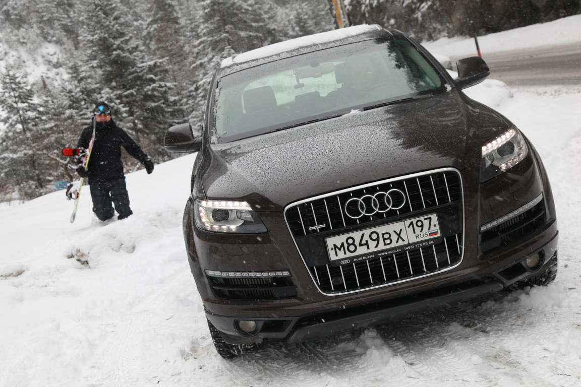 Audi Q7: За снегом зимой