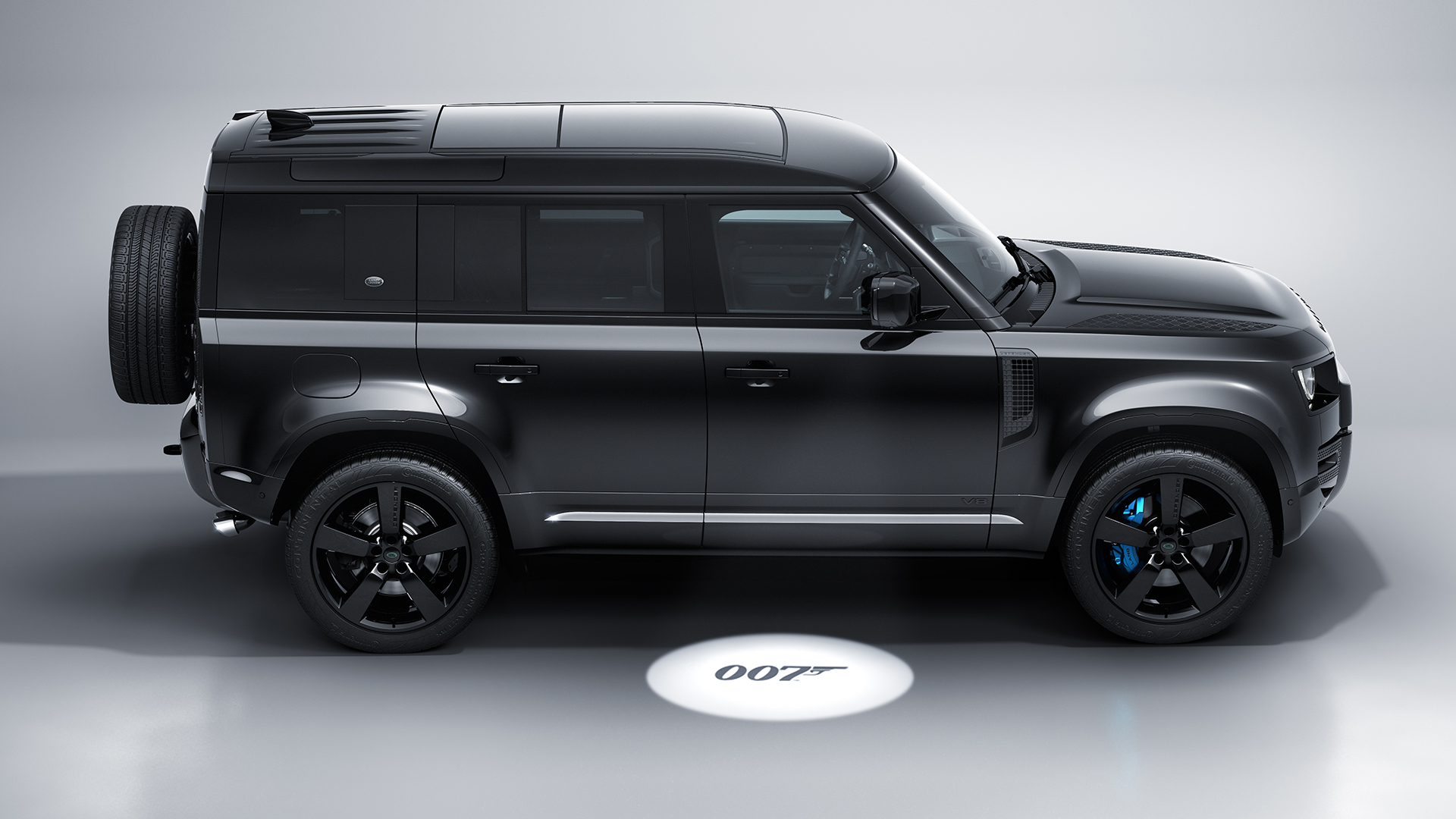 V8 Defender Bond 007