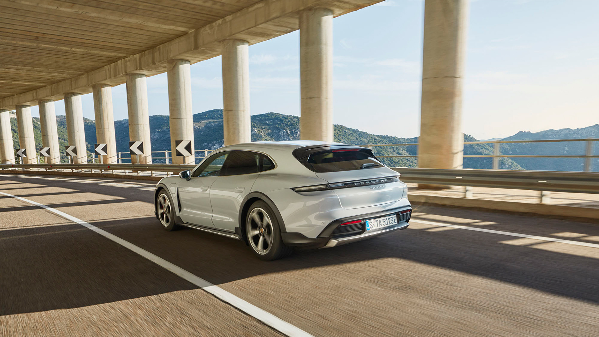 porsche taycan cross turismo 2021 