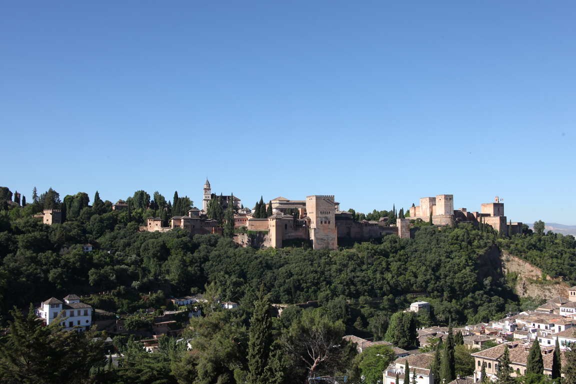 Seat Alhambra: Болид для многодетных