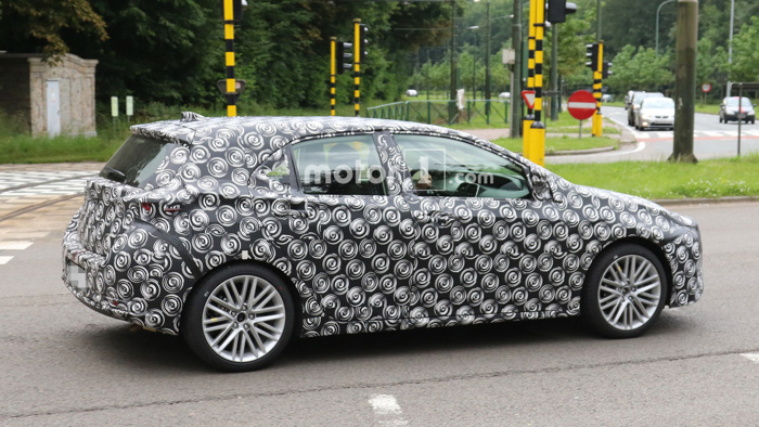 новый Toyota Auris